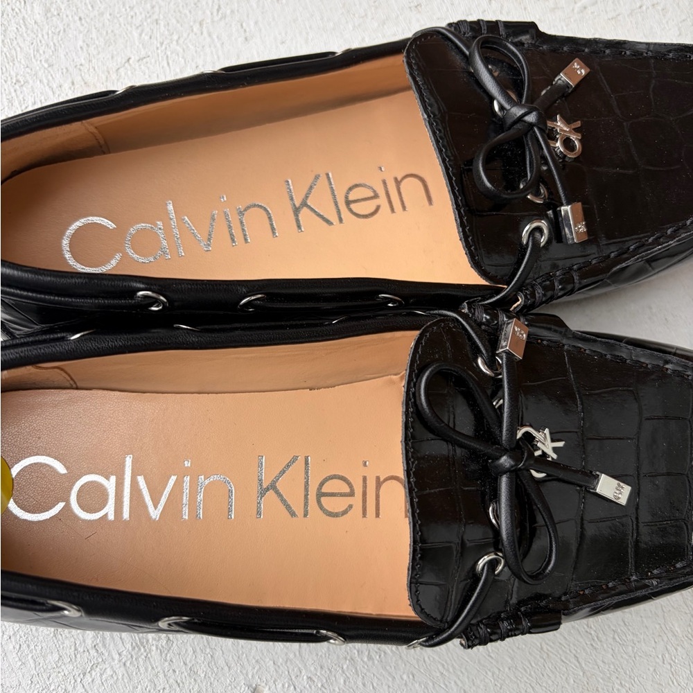 Calvin Klein Black Quilted Patent Driving Loafers with Bow Detail - Picture 2 of 8